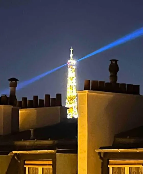 De Charme, Terrasse Et Vue Tour Eiffel Apartman *
