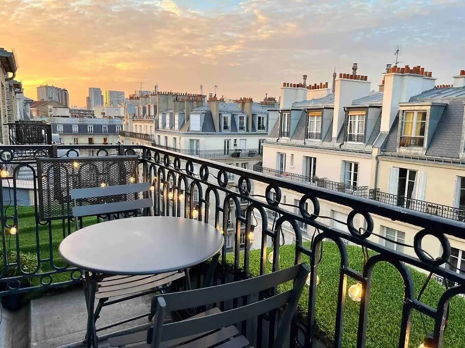 De Charme, Terrasse Et Vue Tour Eiffel Apartman *